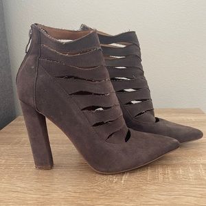 Steve Madden heeled booties in good condition, size 8